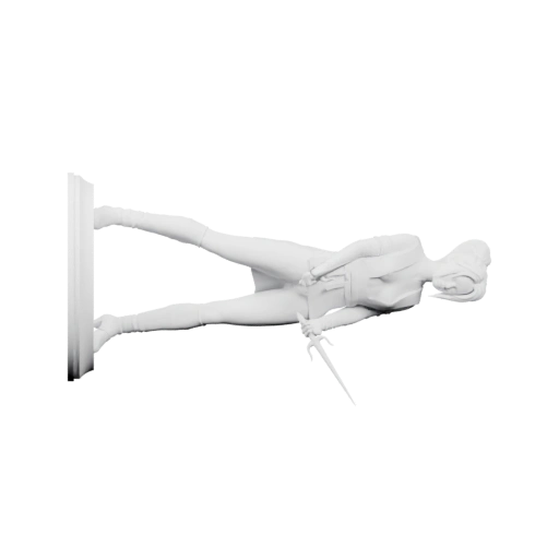 Девушка в боевой позе