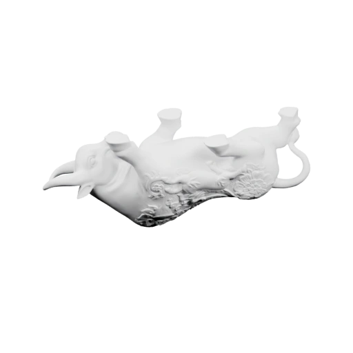 Скульптура быка с рельефными деталями