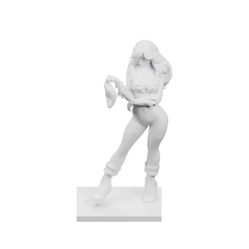 Женщина в боевой позе