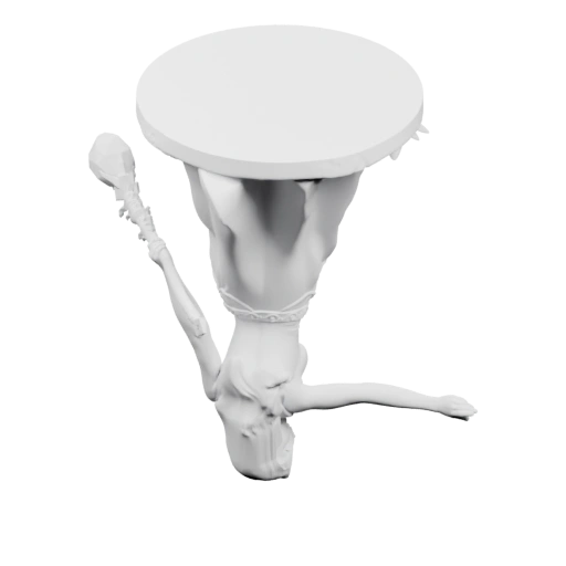 Женщина в костюме с рукояткой