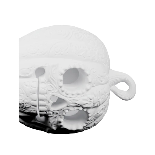 Декоративный шлем с резными узорами