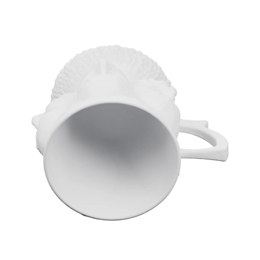 Кружка с рельефным узором на внешней поверхности