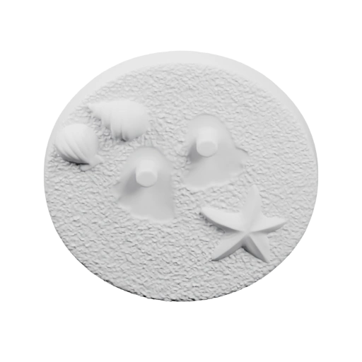 Песчаный пляж с ракушками и звездочкой