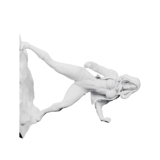 Девушка в динамичной позе прыжка