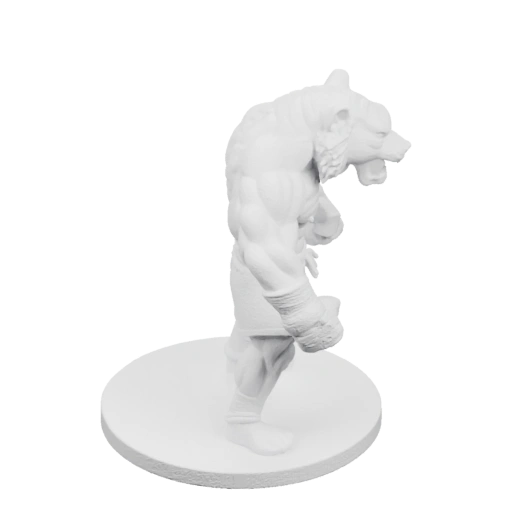 Статуя бойца в боевой позе