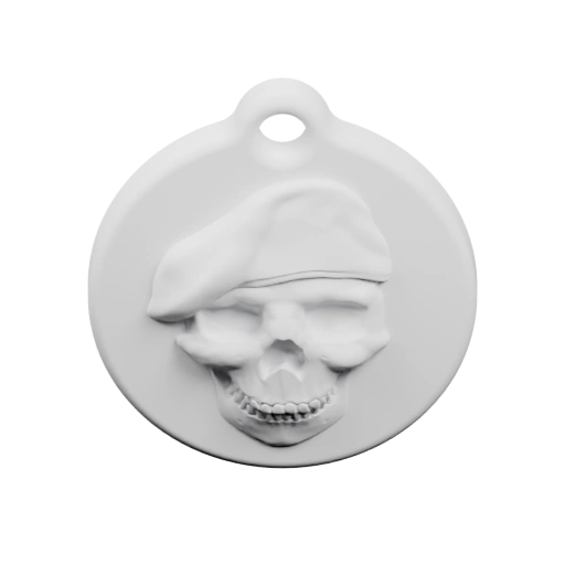 Череп в берете на подвеске