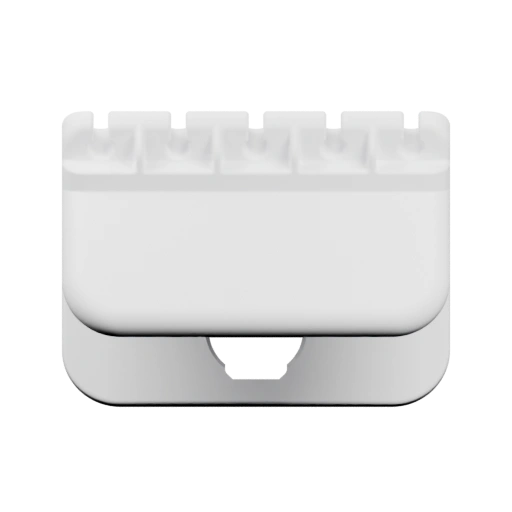 Имеет форму симметричной конструкции с отверстиями и выступами