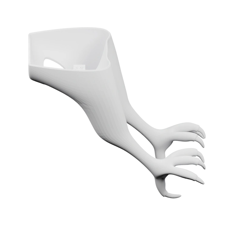 Фигурка с крыльями и когтями, стоящая на ножках