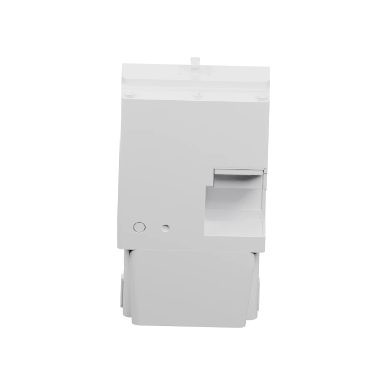 Имеет четыре ролика, две стороны, с отверстиями и выступами