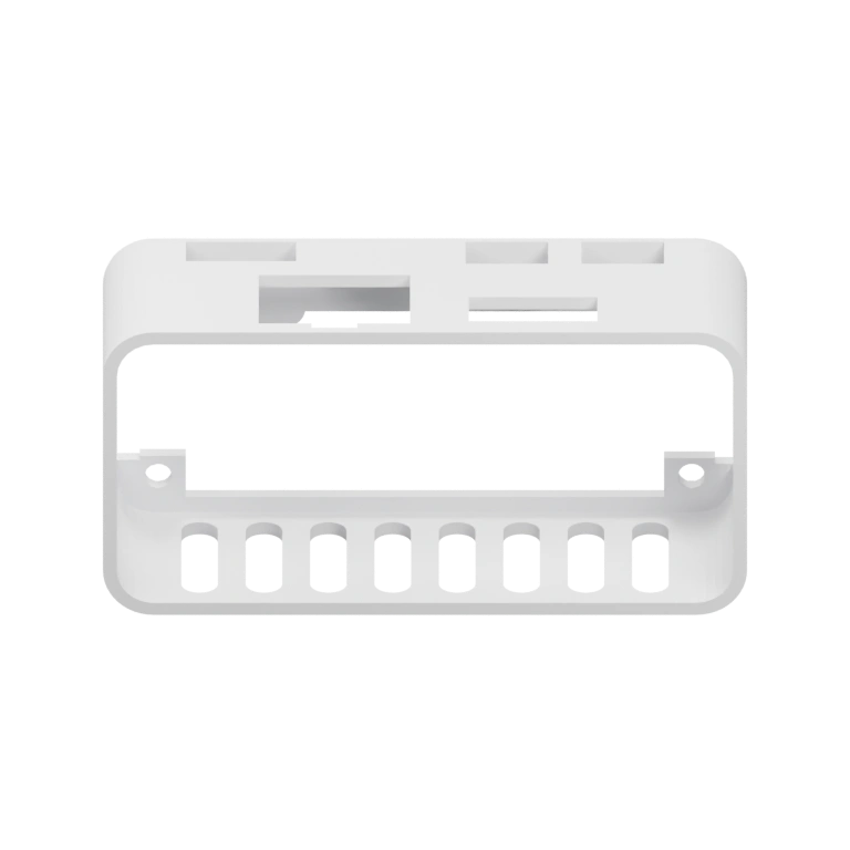 Прямоугольный корпус с отверстиями и вырезами для компонентов