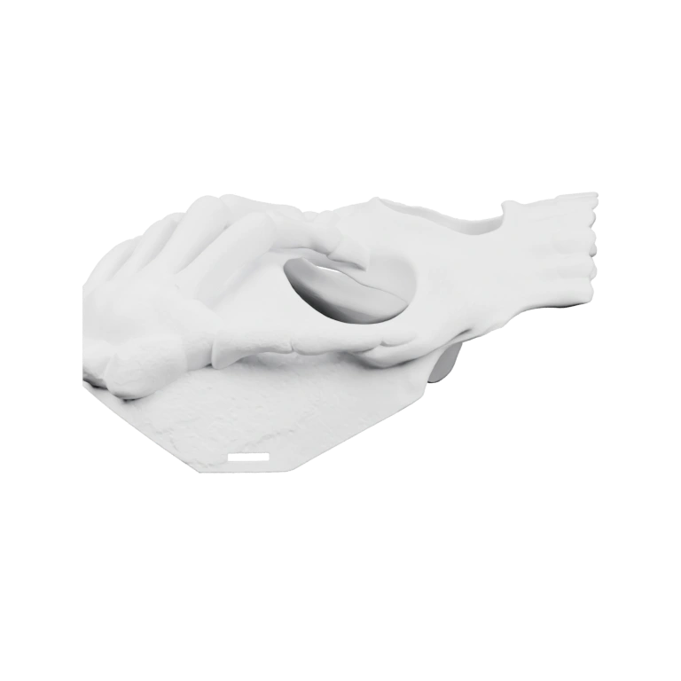 Маска с отверстиями для глаз и костями на щеках