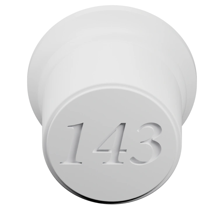 С выгравированным числом, цилиндрическая форма, с плоской верхней частью