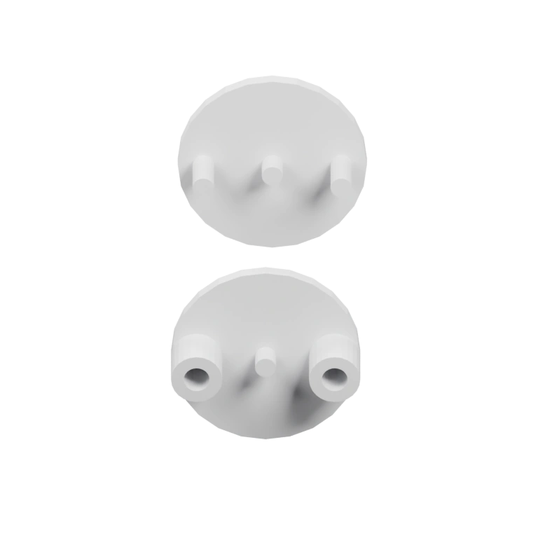 Имеет центральное отверстие и два боковых отверстия