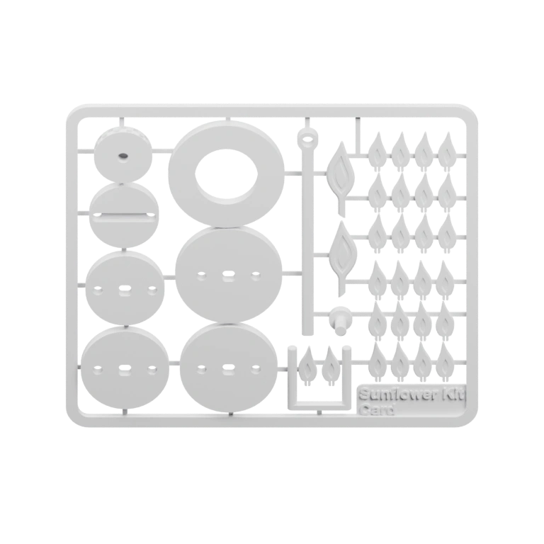 Состоит из отдельных частей, включая круглые элементы и фигурки