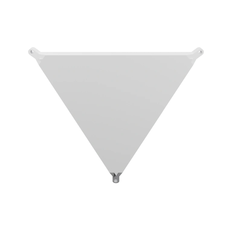 Треугольная форма с креплениями на вершинах и отверстием в центре