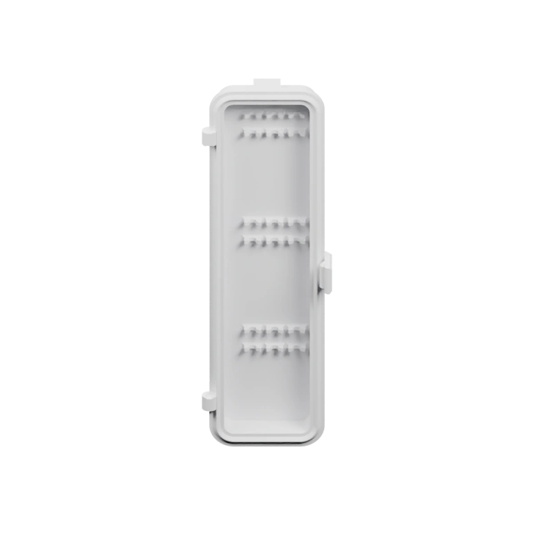 Прямоугольный корпус с отверстиями для фиксации и защелкой на боковой стороне