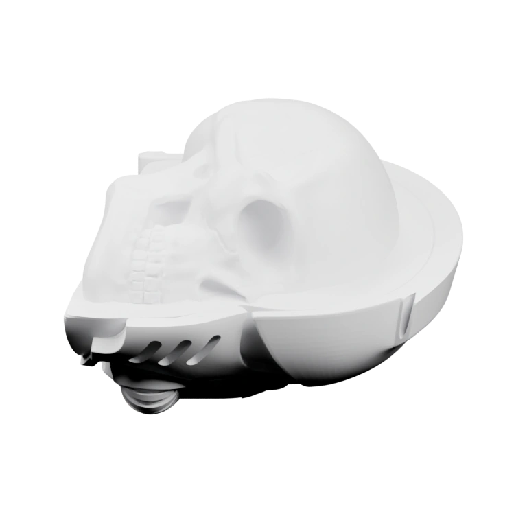 Шлем с черепом