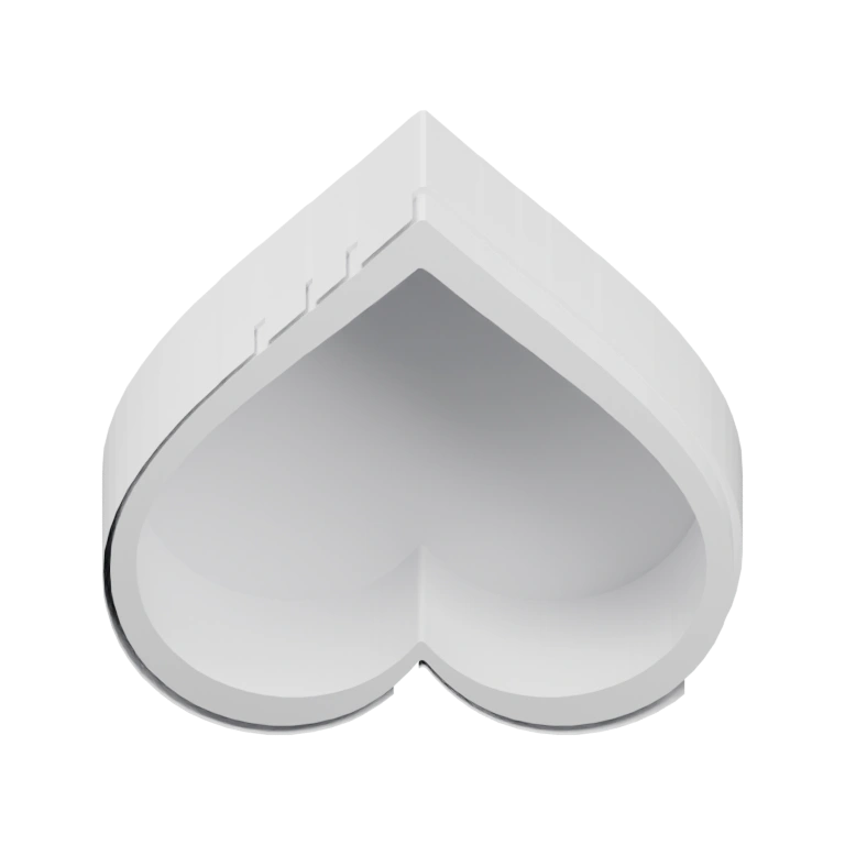 Прямоугольный корпус с открытым проёмом и наклонной крышкой