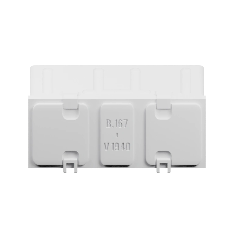 Имеет две секции, одна для воды, другая для бензина