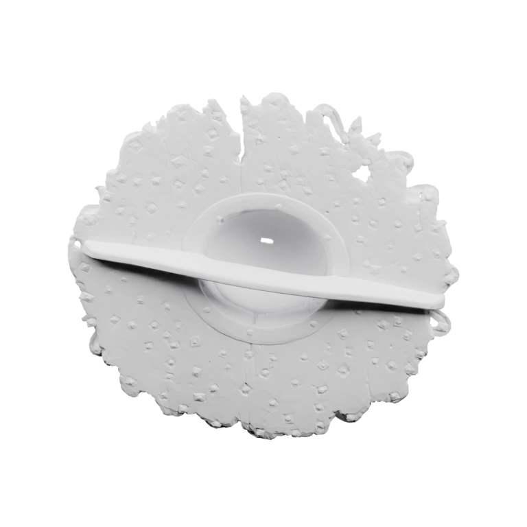 Имеет две стороны с пряжками и петлями для крепления