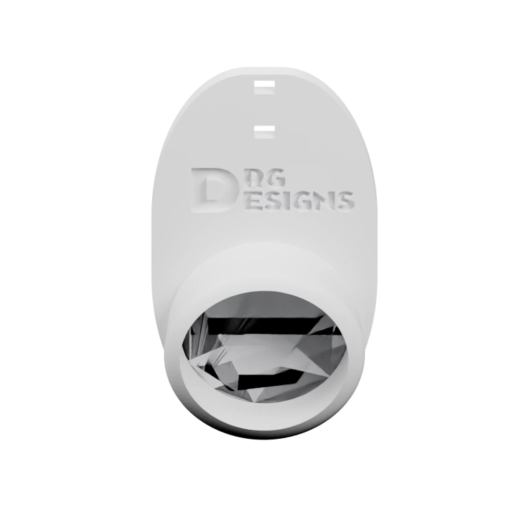 Два одинаковых элемента с петлей и выступами для фиксации