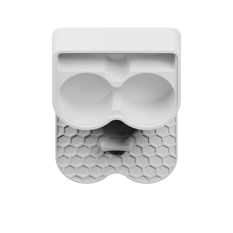 Симметричная форма с раскидистыми листьями и ветвями