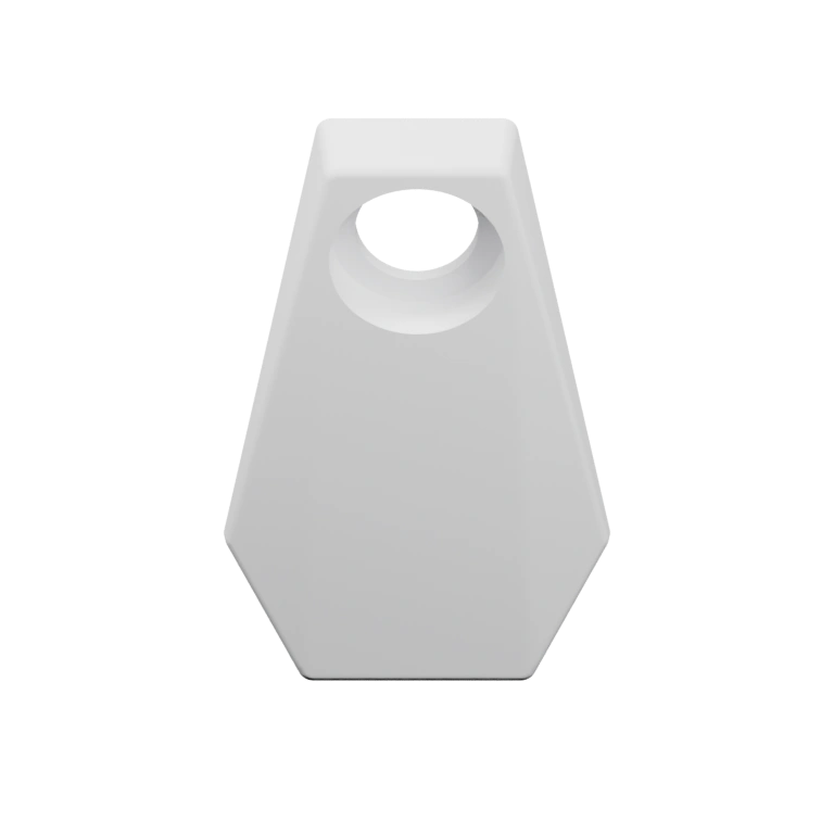 Статуэтка ангела с расправленными крыльями и длинным плащом