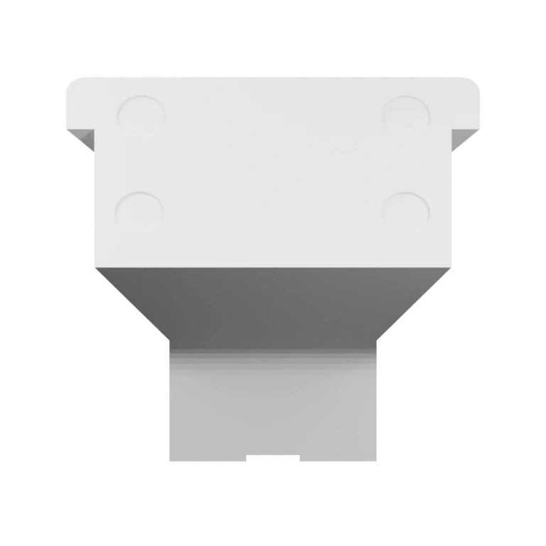 Фигура в боевой позе с длинным оружием и детализированными элементами