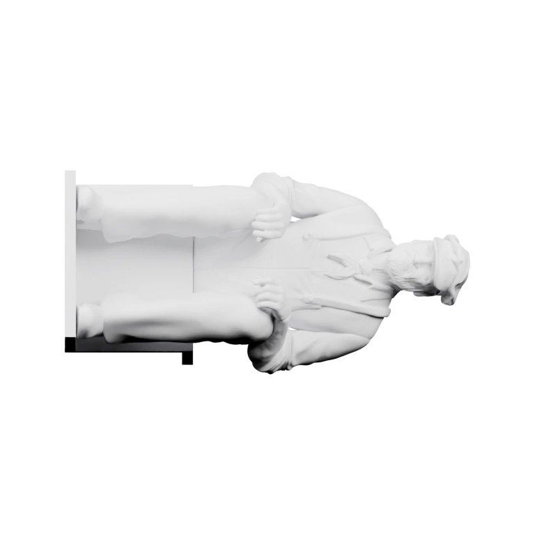 Человек в кепке и комбинезоне держит вертикальные планки