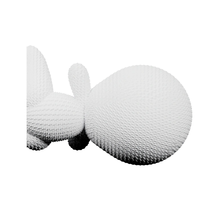 Сидящая фигурка с ушами и круглыми глазами