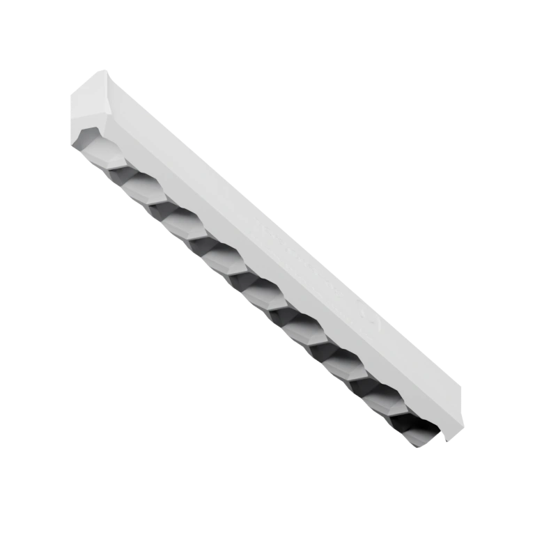 Скульптурная композиция с крестом и орнаментом, украшенная растительными узорами