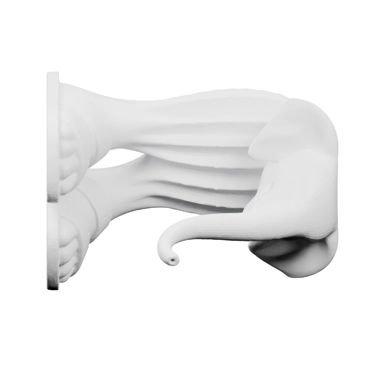 Декоративная скульптура с двумя львами, из которых вытекает вода