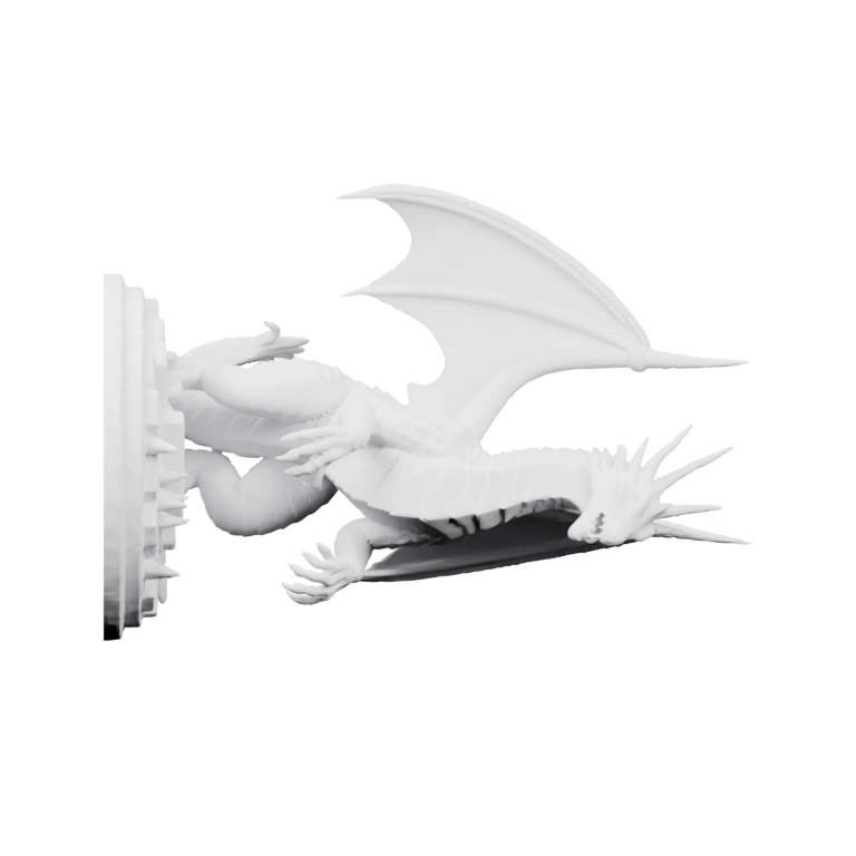 Пышная фигурка в боевой позе с мечом и маской