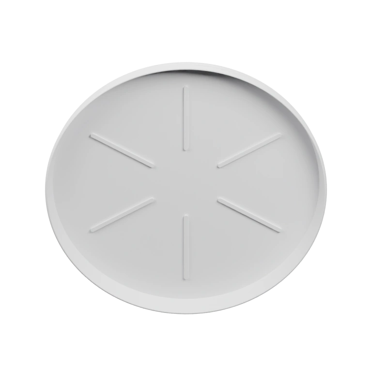 Круглая с зубчатым краем, с отверстием и выгравированным логотипом