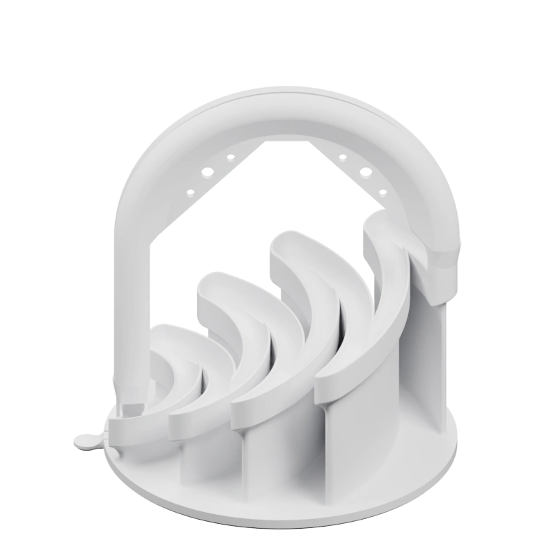 Фигурка с рогами, одеждой и поясом, в стиле низкополигональной модели