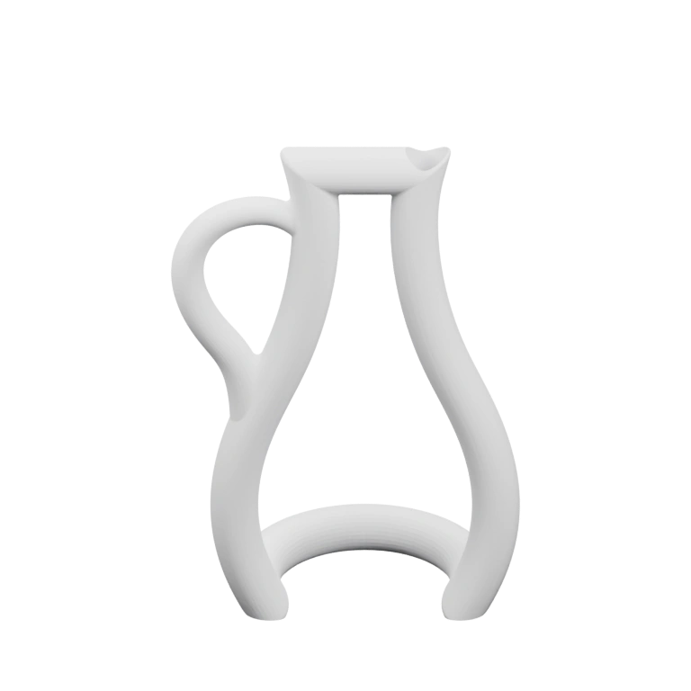 Имеет прямоугольную форму с вырезом и узором из треугольников