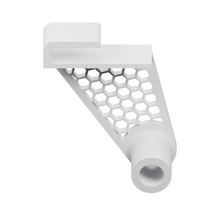 Имеет геометрическую форму с отверстием и решёткой