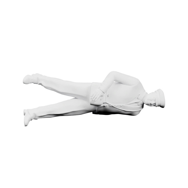 Человек в кепке и костюме идет, держит сумку