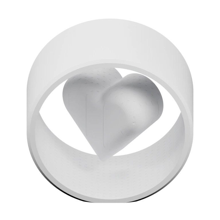 Круглые элементы с вставленными сердечками внутри