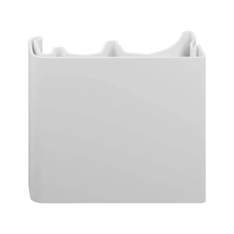 Имеет сложную форму с выступами и впадинами по краям