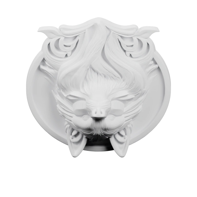 Высокодетализированная скульптура с ушами и мордой, украшенная листьями