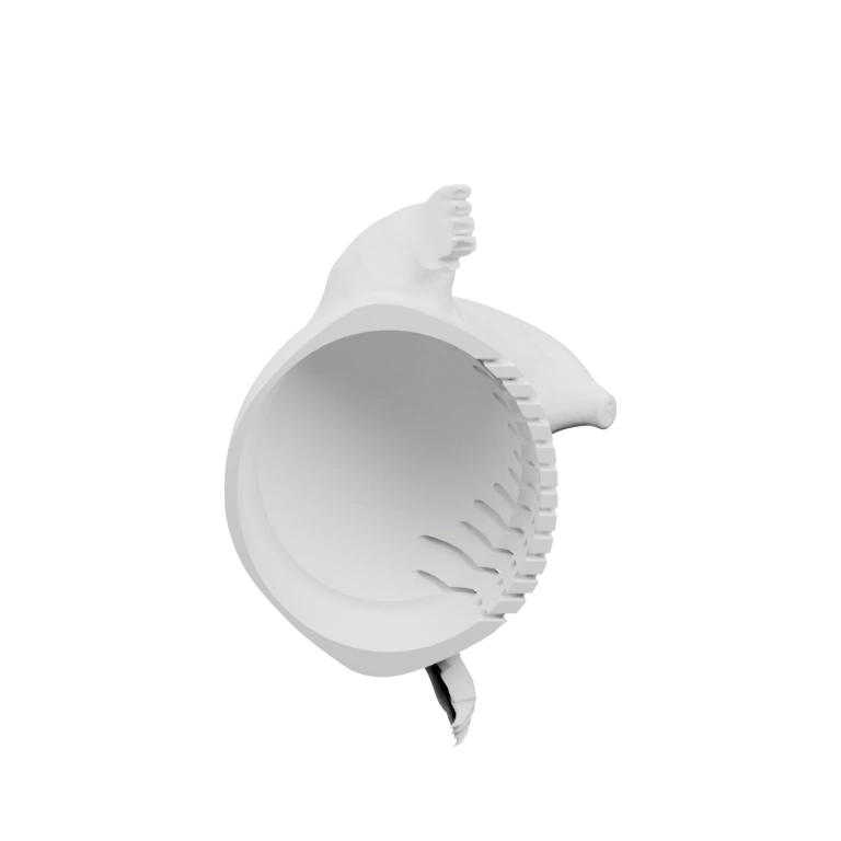 Удлинённая форма с открытым верхом и рельефными линиями по бокам