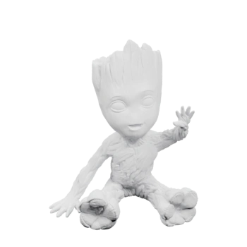 Сидящая фигурка персонажа с поднятой рукой